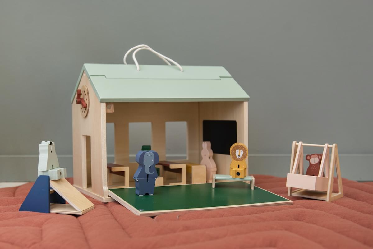 Trixie Ξύλινο Σχολείο Με Αξεσουάρ - Image 3