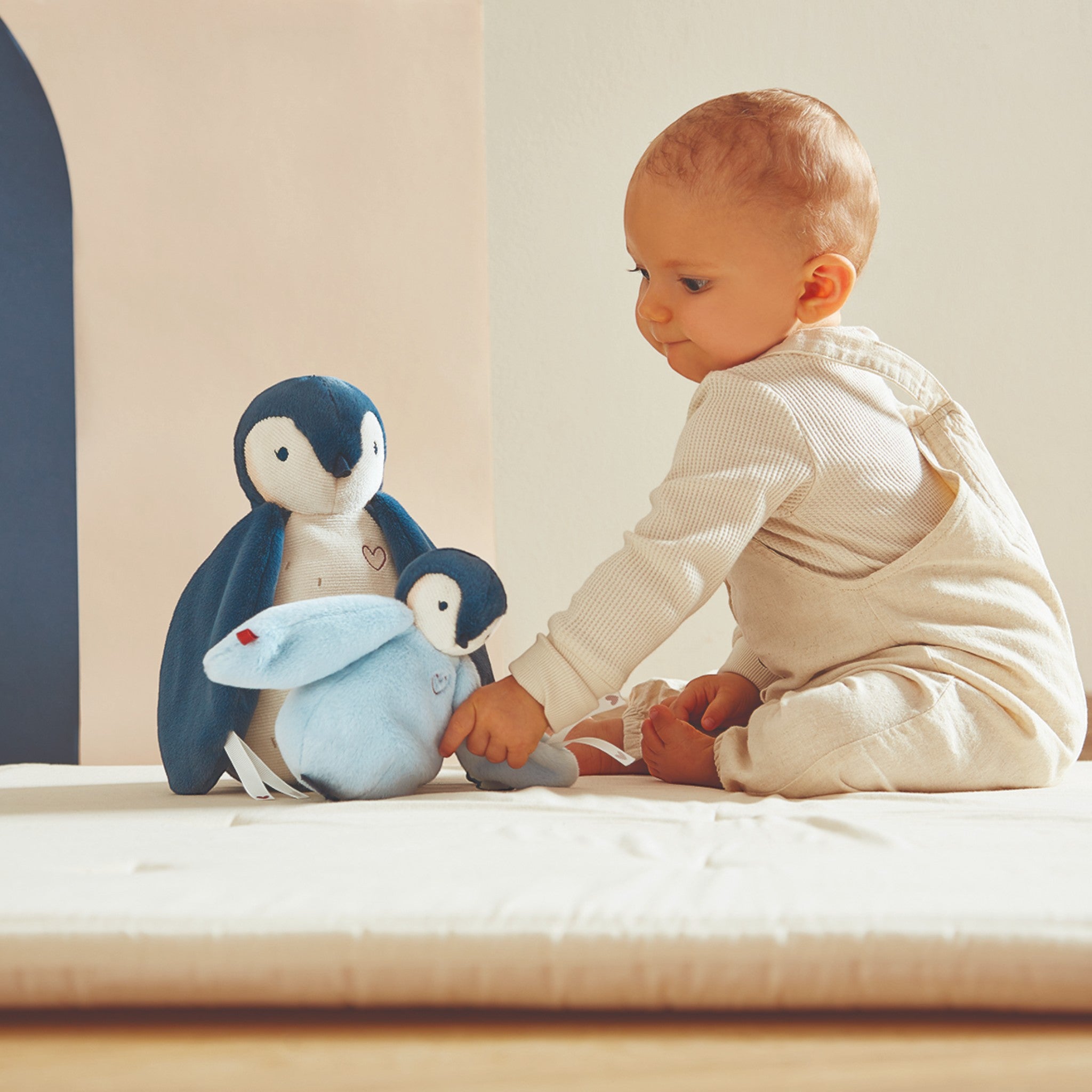 Υφασμάτινα Πιγκουινάκια Μπλε Complices Kaloo - Image 2