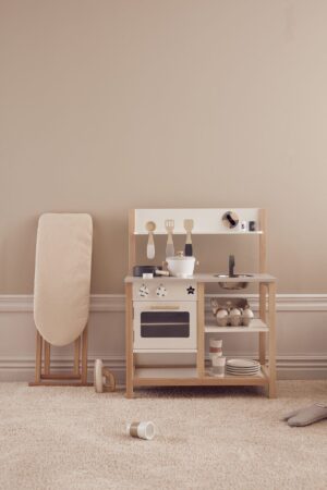 Ξύλινο σετ παιχνιδιού με σιδερώστρα Bistrot KIDS CONCEPT - Image 8