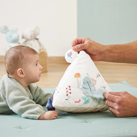 PETITES CHANSONS Υφασμάτινη πυραμίδα δραστηριοτήτων με ήχο Kaloo - Image 3