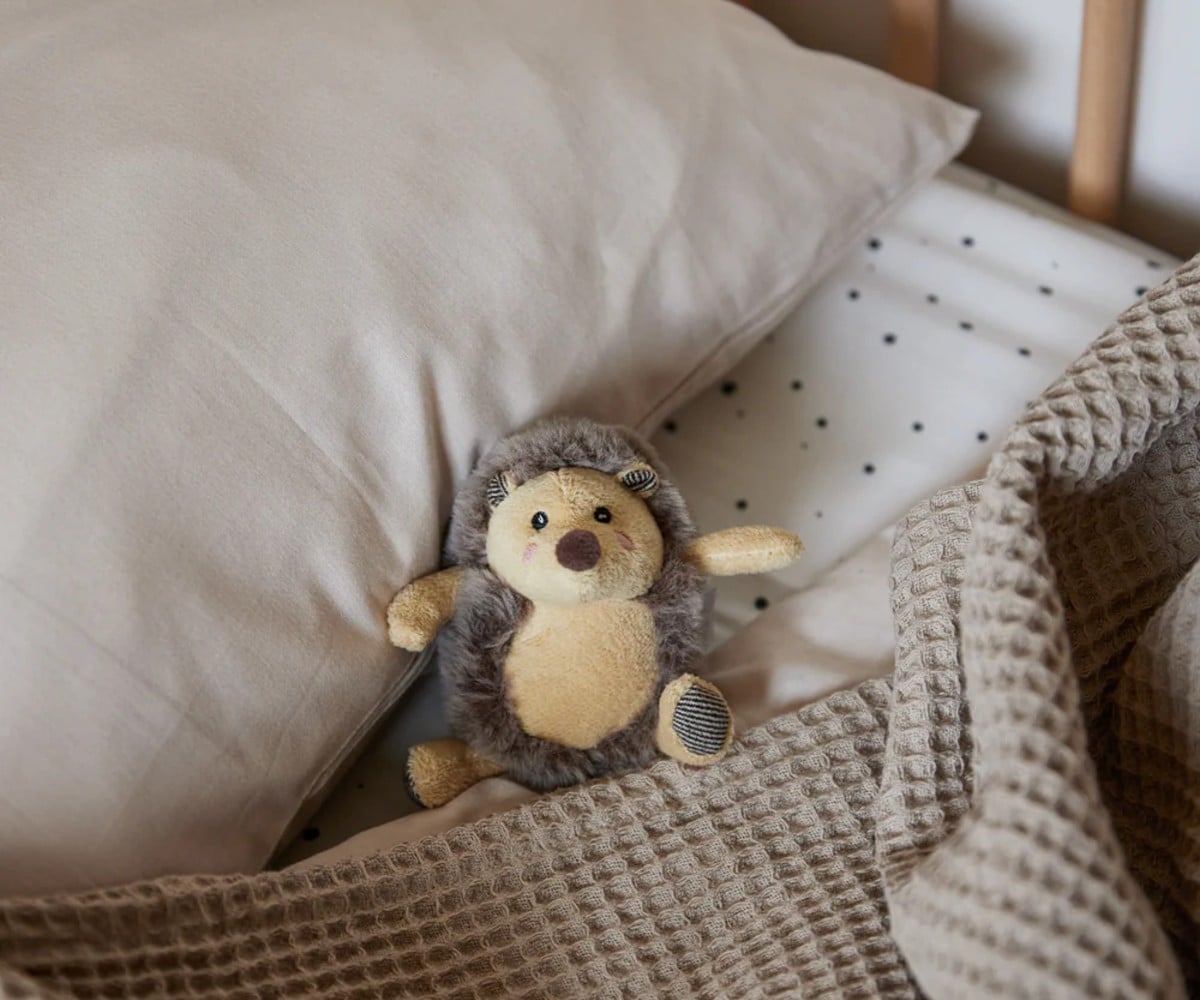 Bieco Μαλακό Λούτρινο Παιχνίδι – Κουδουνίστρα Σκαντζόχοιρος Piksi 12εκ - Image 2