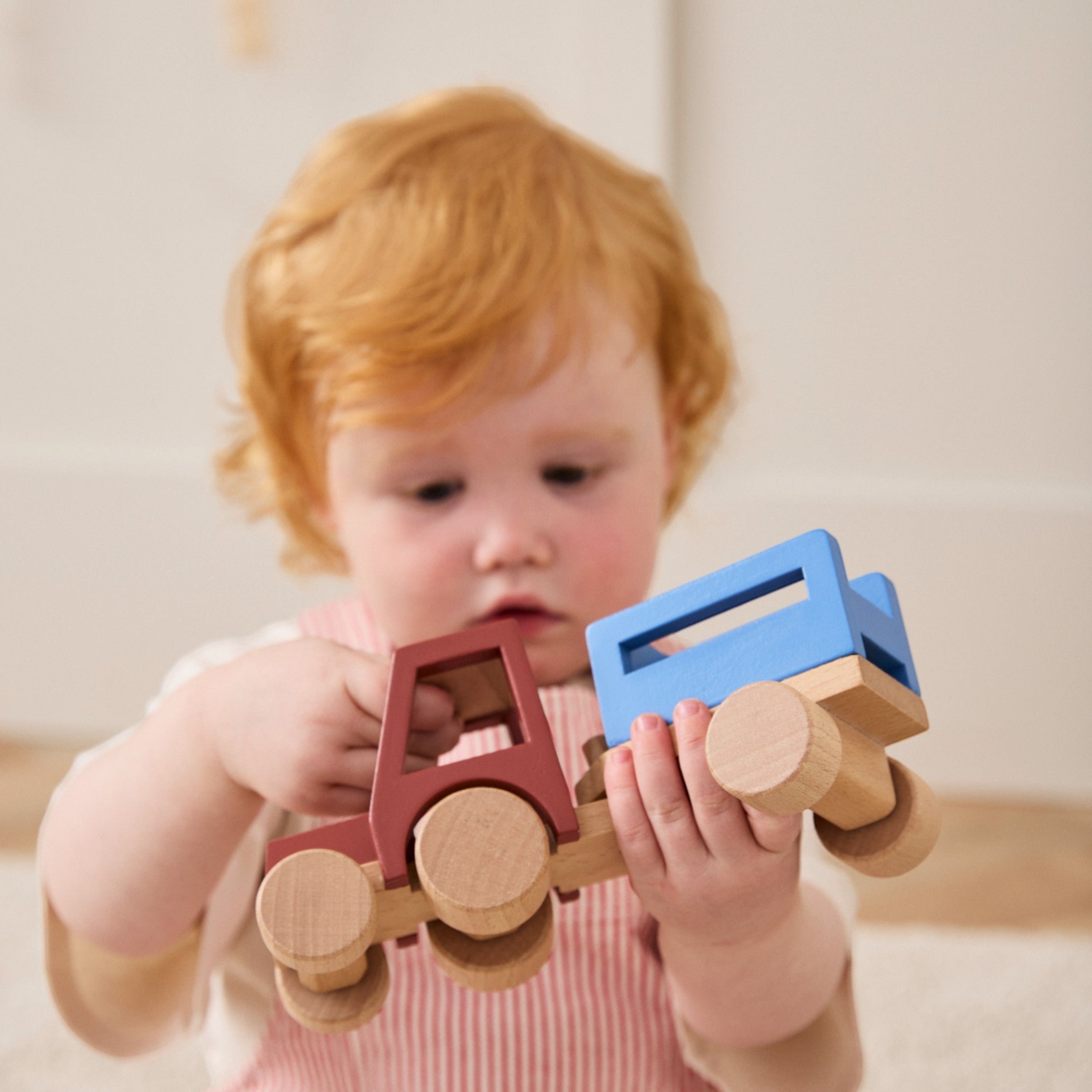 KIDS CONCEPT Ξύλινo τρακτέρ με αποσπώμενο τρέιλερ AIDEN - Image 2