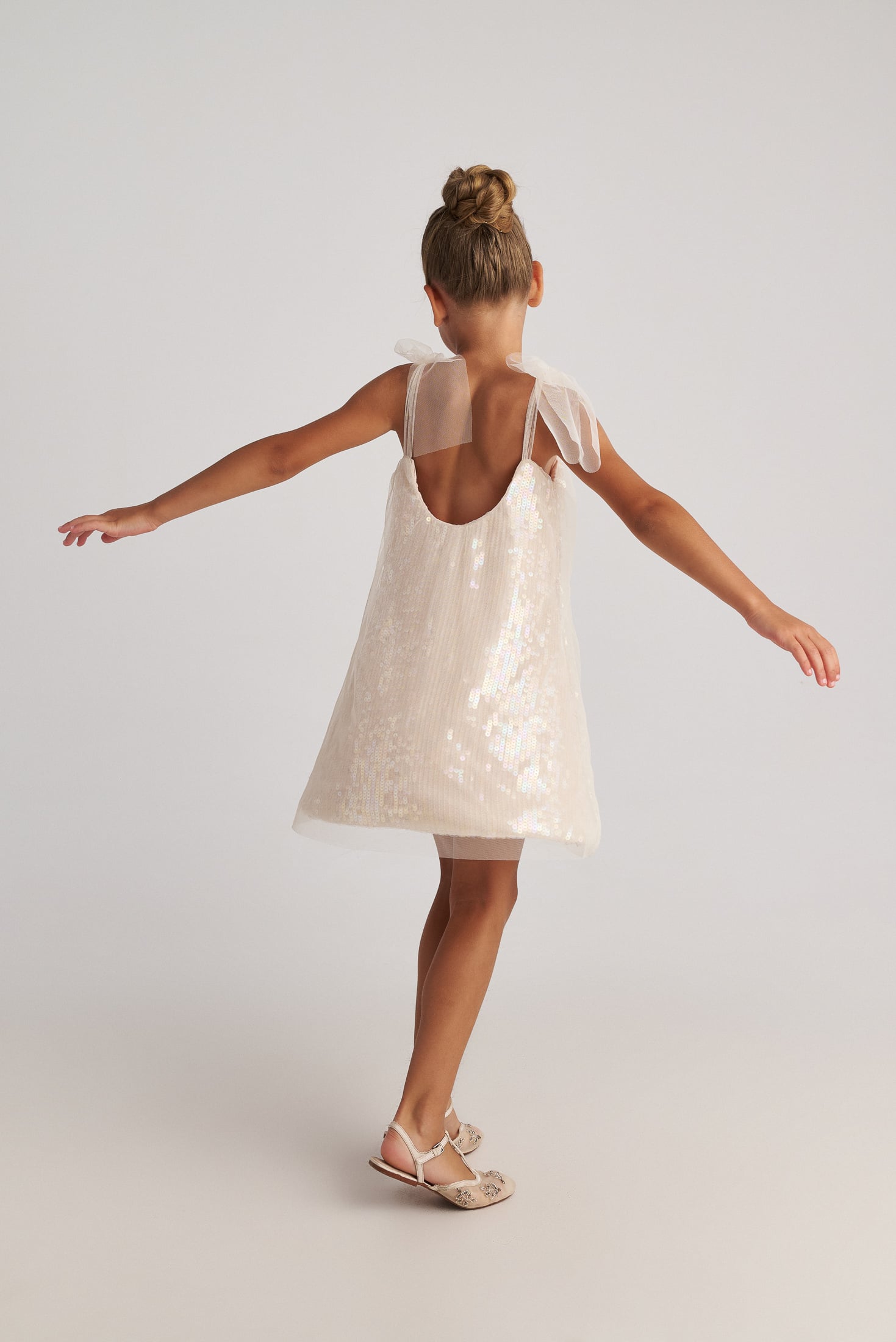 Two In A Castle Φόρεμα σε Α Γραμμή με Τούλι & Παγιέτα - Image 3